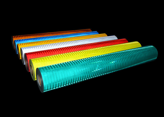 Het gemetalliseerde Hoge Intensiteit Prismatische Vinyl Retro Weerspiegelende Afdekken voor Verkeersteken