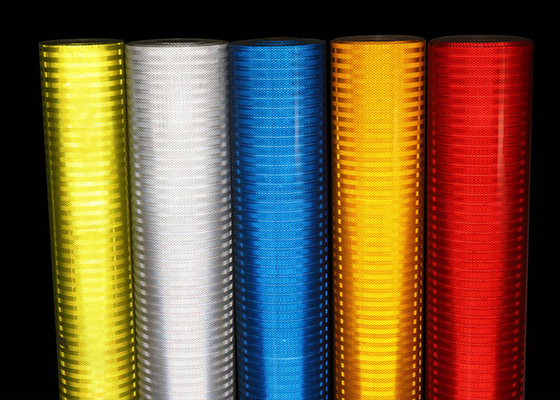 Het gemetalliseerde Hoge Intensiteit Prismatische Vinyl Retro Weerspiegelende Afdekken voor Verkeersteken
